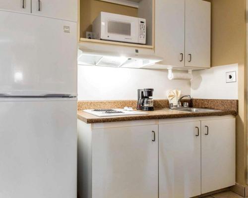 Suburban Studios Kennesaw-Marietta North – Kennesaw, GA
