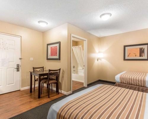 Suburban Studios Kennesaw-Marietta North – Kennesaw, GA