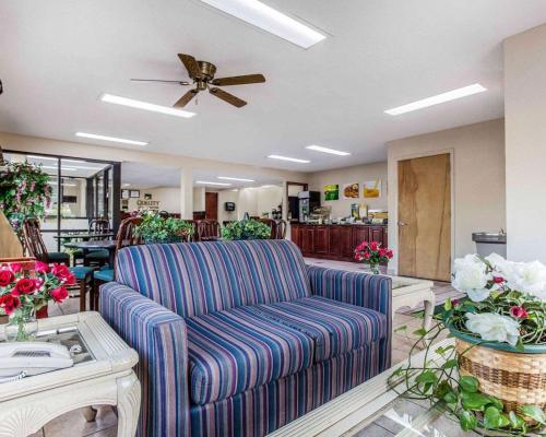 ล็อบบี้, Quality Inn & Suites Stockbridge Atlanta South I-75 in สตอกบริดจ์ (GA)