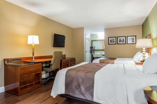 Queen Room with Two Queen Beds - Non-Smoking