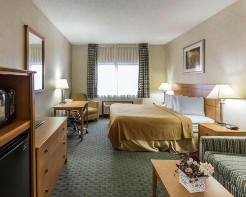 Quality Inn at Collins Road - Cedar Rapids