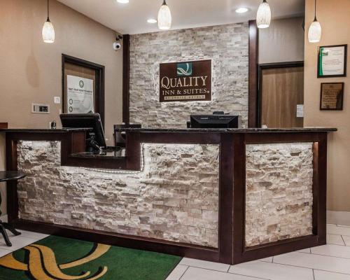 Quality Inn & Suites Des Moines Airport