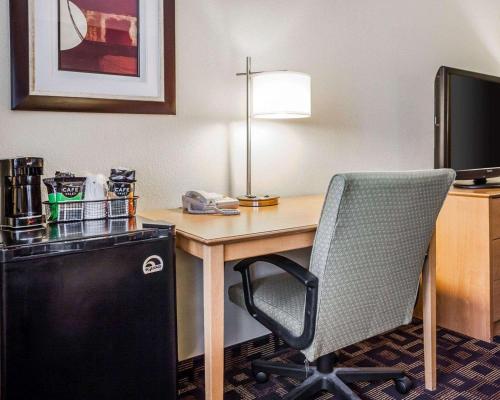 Quality Inn & Suites Des Moines Airport