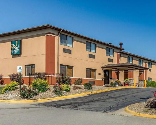 Quality Inn at Collins Road - Cedar Rapids