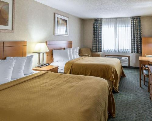 ควอลิตี อินน์ แอต คอลลินส์ โรด - ซีดาร์ แรพิดส์ (Quality Inn at Collins Road - Cedar Rapids) in ซีดาร์แรพิดส์ (IA)