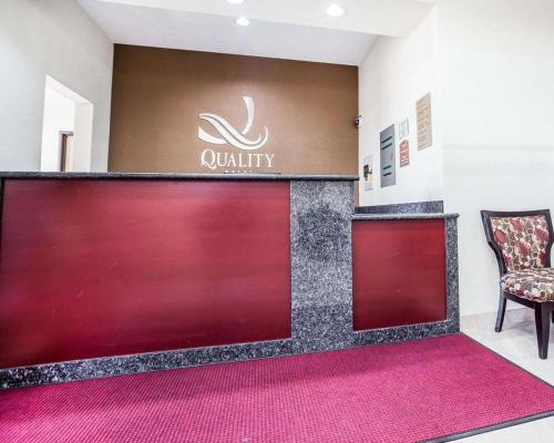 Quality Inn & Suites Altoona - Des Moines