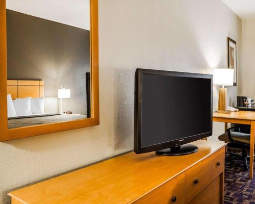 Quality Inn & Suites Des Moines Airport