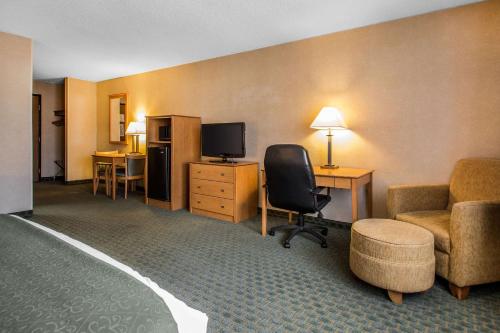 Quality Inn Dubuque on Hwy 20