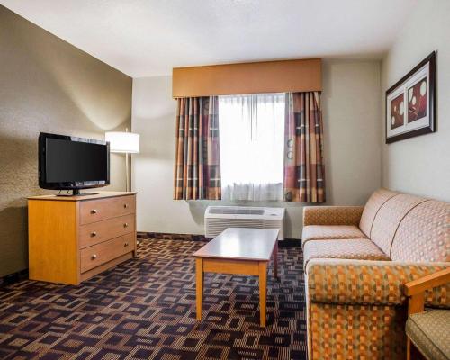 Quality Inn & Suites Des Moines Airport