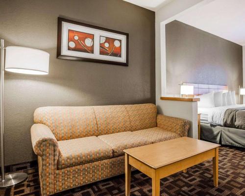 Quality Inn & Suites Des Moines Airport