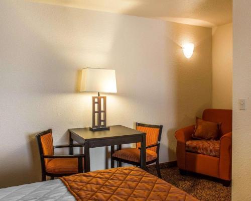 Rodeway Inn & Suites near Okoboji Lake