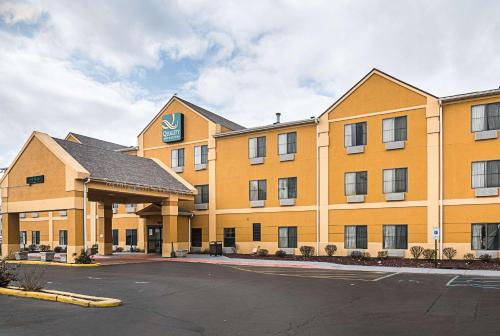 . Quality Inn & Suites Harvey - Chicago Southland