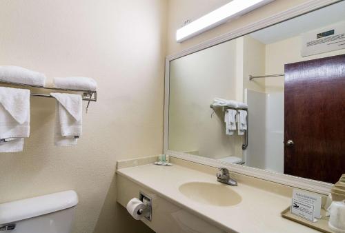 Quality Inn & Suites near I-80 and I-294