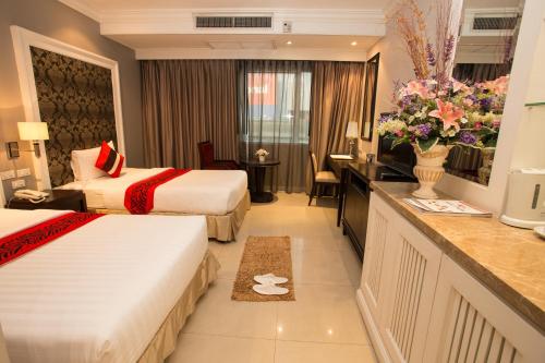 โรงแรมโฮปแลนด์ สุขุมวิท 46/1 (Hope Land Hotel Sukhumvit 46/1) near สถานีรถไฟฟ้าพระโขนง
