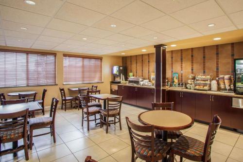 Quality Inn and Suites St Charles -West Chicago