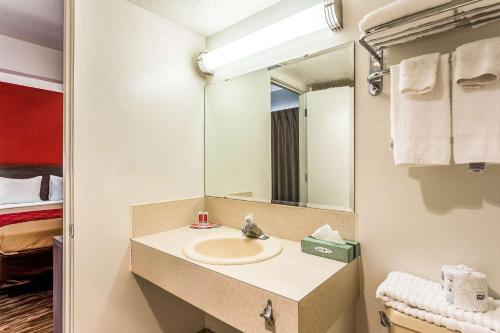 Econo Lodge Idaho Falls Photo 24