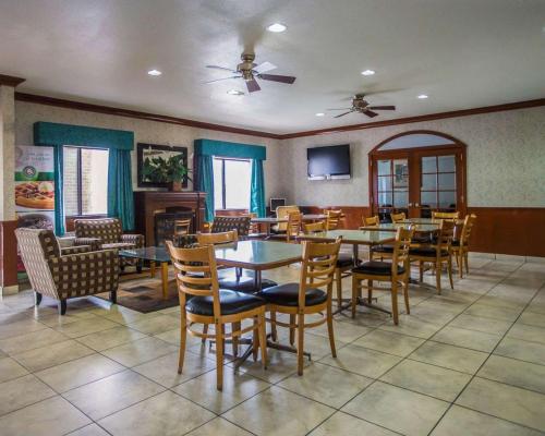 Quality Inn Peru near Starved Rock State Park - image 2