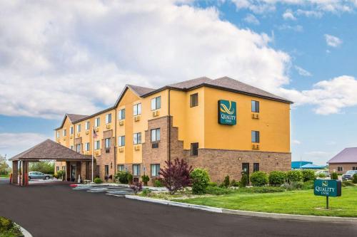 Quality Inn Peru near Starved Rock State Park - Hotel - Peru