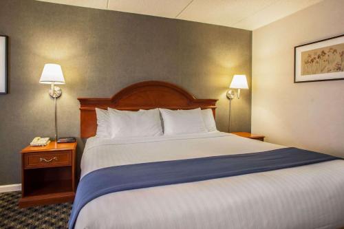 Quality Inn and Suites St Charles -West Chicago