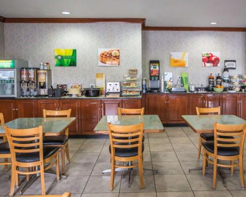 Quality Inn Peru near Starved Rock State Park