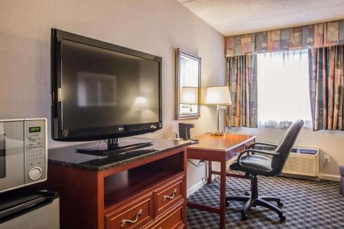 Quality Inn and Suites St Charles -West Chicago