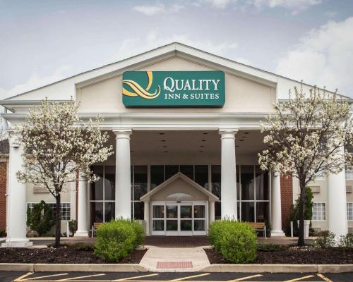 Quality Inn and Suites St Charles -West Chicago