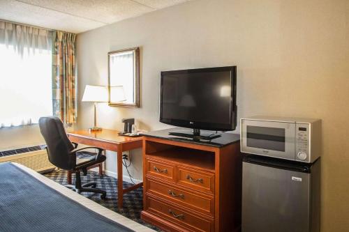 Quality Inn and Suites St Charles -West Chicago