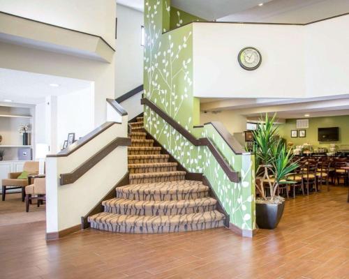 Lobby, Sleep Inn Midway Airport in Chicago Midway International Airport