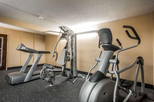Quality Inn Elgin I-90 in Elgin, USA