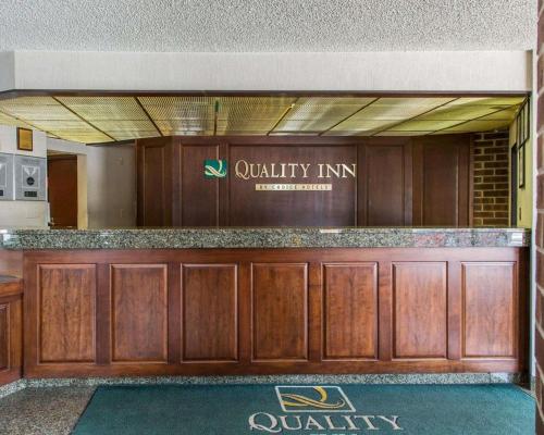 Quality Inn Schaumburg - Chicago near the Mall