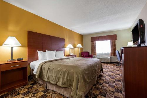 Quality Inn Sycamore - DeKalb - Hotel - Sycamore