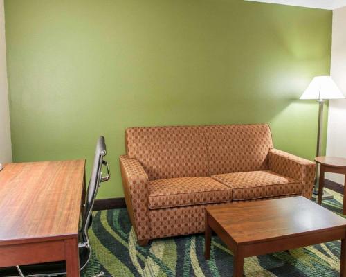 Quality Inn & Suites South Bend Airport - main image