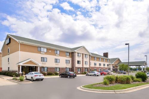 Quality Inn Bolingbrook I-55 - Hotel - Bolingbrook