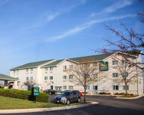 Quality Inn & Suites Loves Park near Rockford in Loves Park, USA