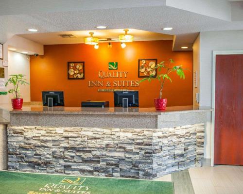 Quality Inn & Suites South Bend Airport