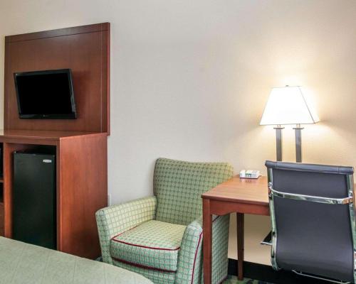 Quality Inn & Suites South Bend Airport