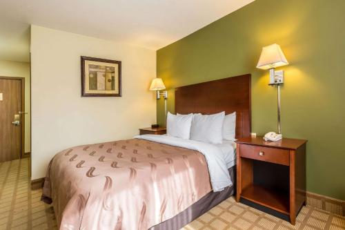 Quality Inn I-74 Batesville - image 9