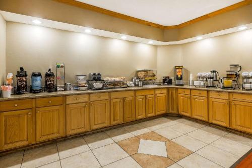 Comfort Inn & Suites Mishawaka-South Bend - image 5