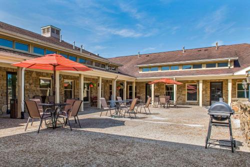 Quality Inn & Suites Bedford West