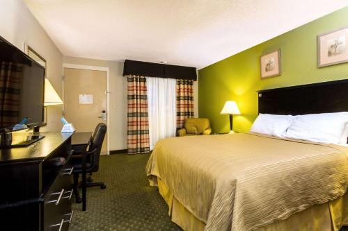 Quality Inn & Suites Moline