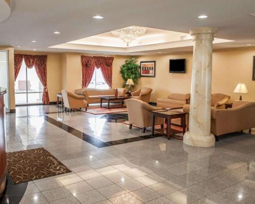 Comfort Suites near Indianapolis Airport