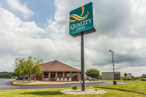 Quality Inn Columbia City near US-30