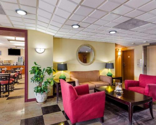 Holiday Inn Express - Fall River North