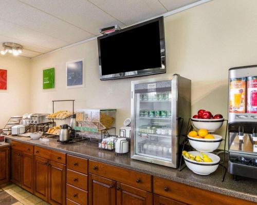 Holiday Inn Express - Fall River North