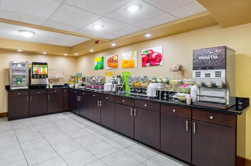 Quality Inn & Suites Hagerstown - image 5
