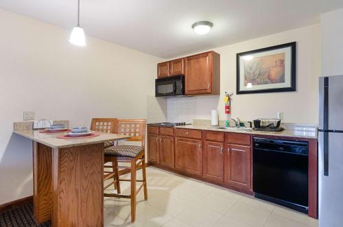 Quality Inn & Suites Northampton - image 11