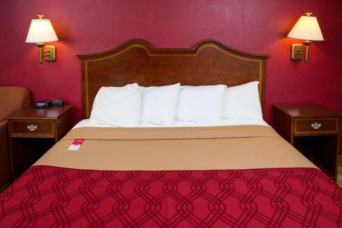 Econo Lodge Sturbridge Route 20 Econo Lodge Sturbridge Route 20