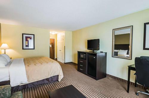 Double room, hydromassage bathtub