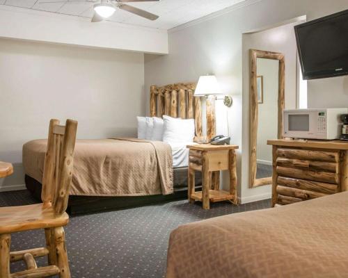 Quality Inn and Suites Mackinaw City - image 2