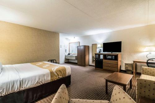 Bangor Suites Airport Hotel